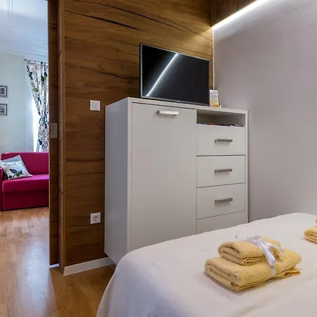 Petra Apartment *