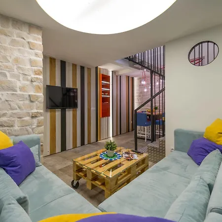 Petra Apartment *
